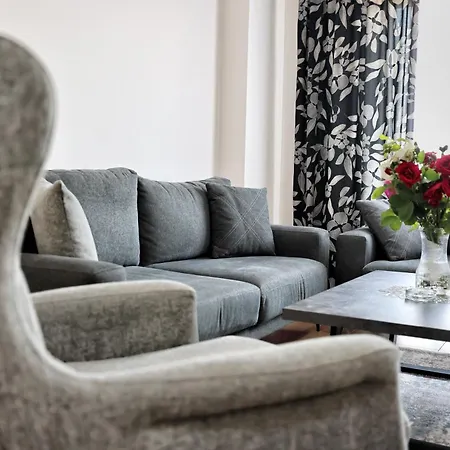 Apartament L.l Maison 2 *