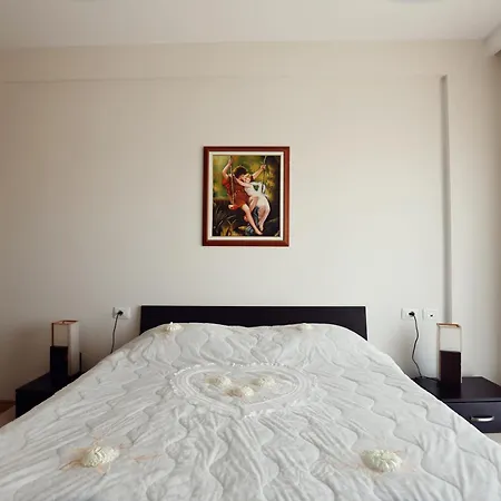 L.l Maison 2 * שקודר