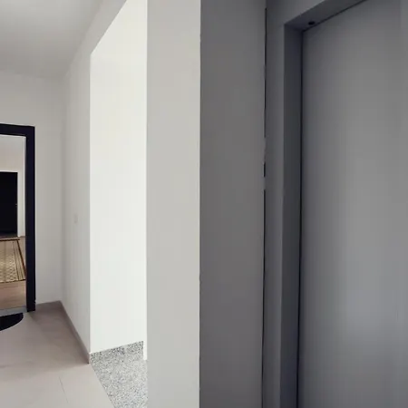 L.l Maison 2 *