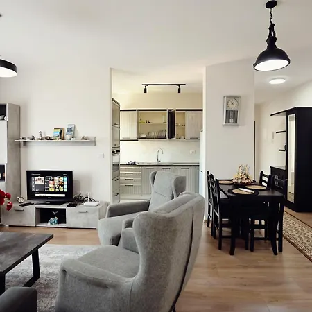 L.l Maison 2 *